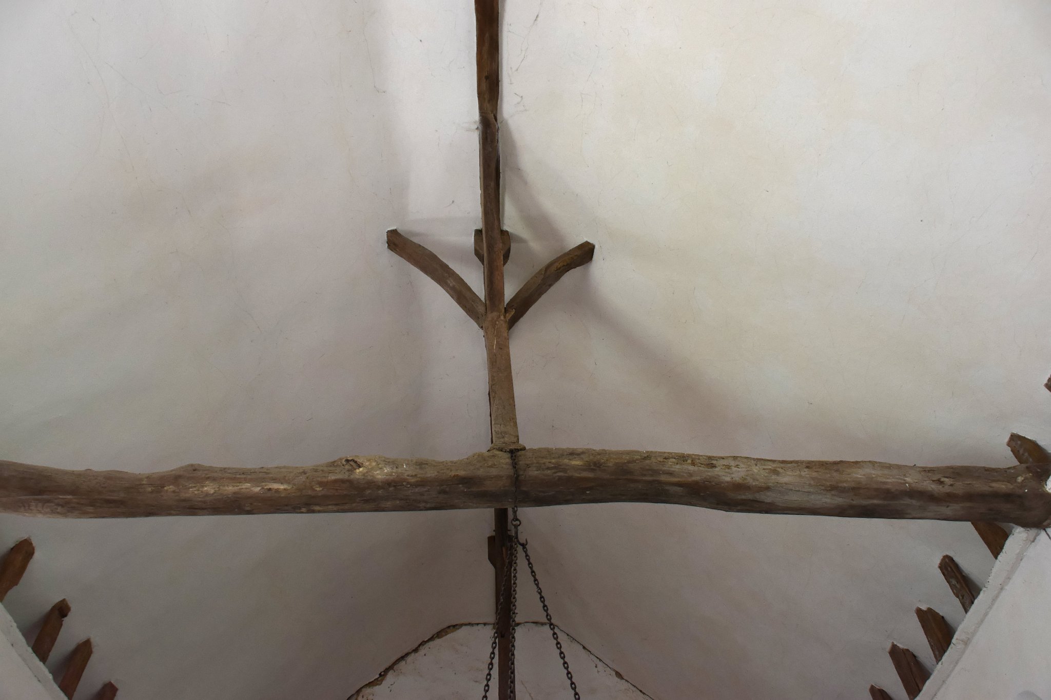 Chickney - St Mary - King Post Roof