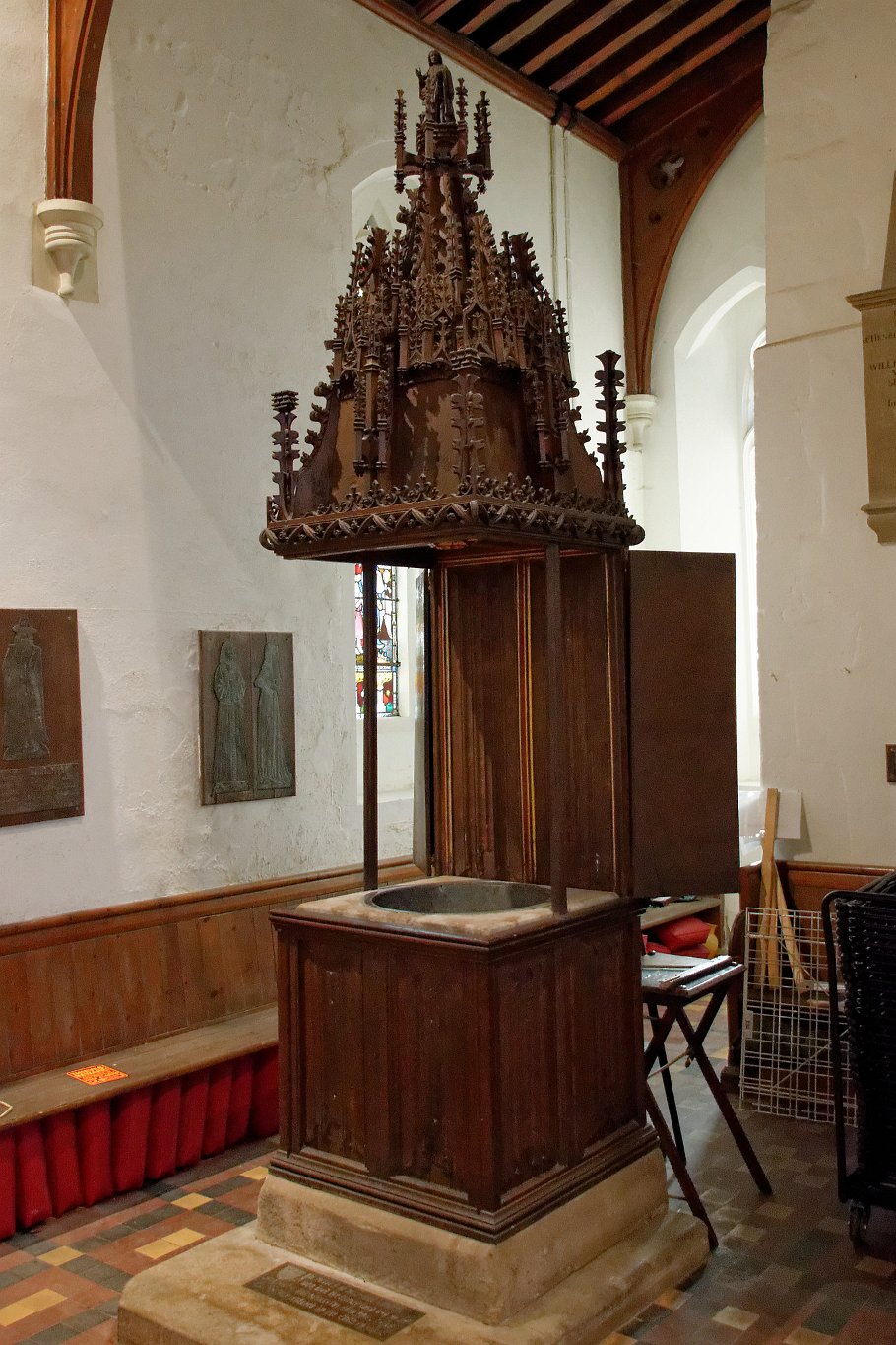 Littlebury - Holy Trinity - Font