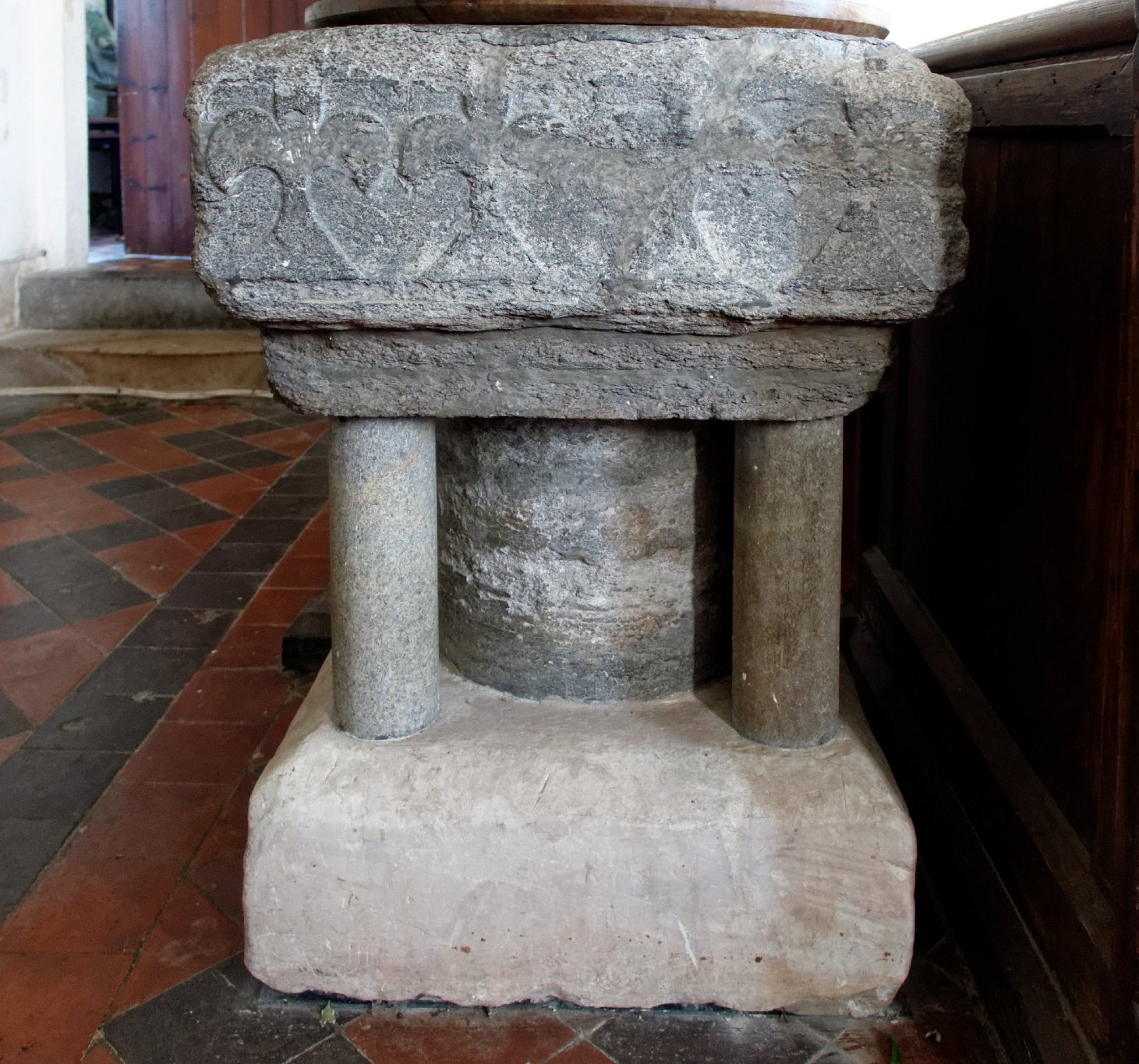 Moreton - St Mary - Font