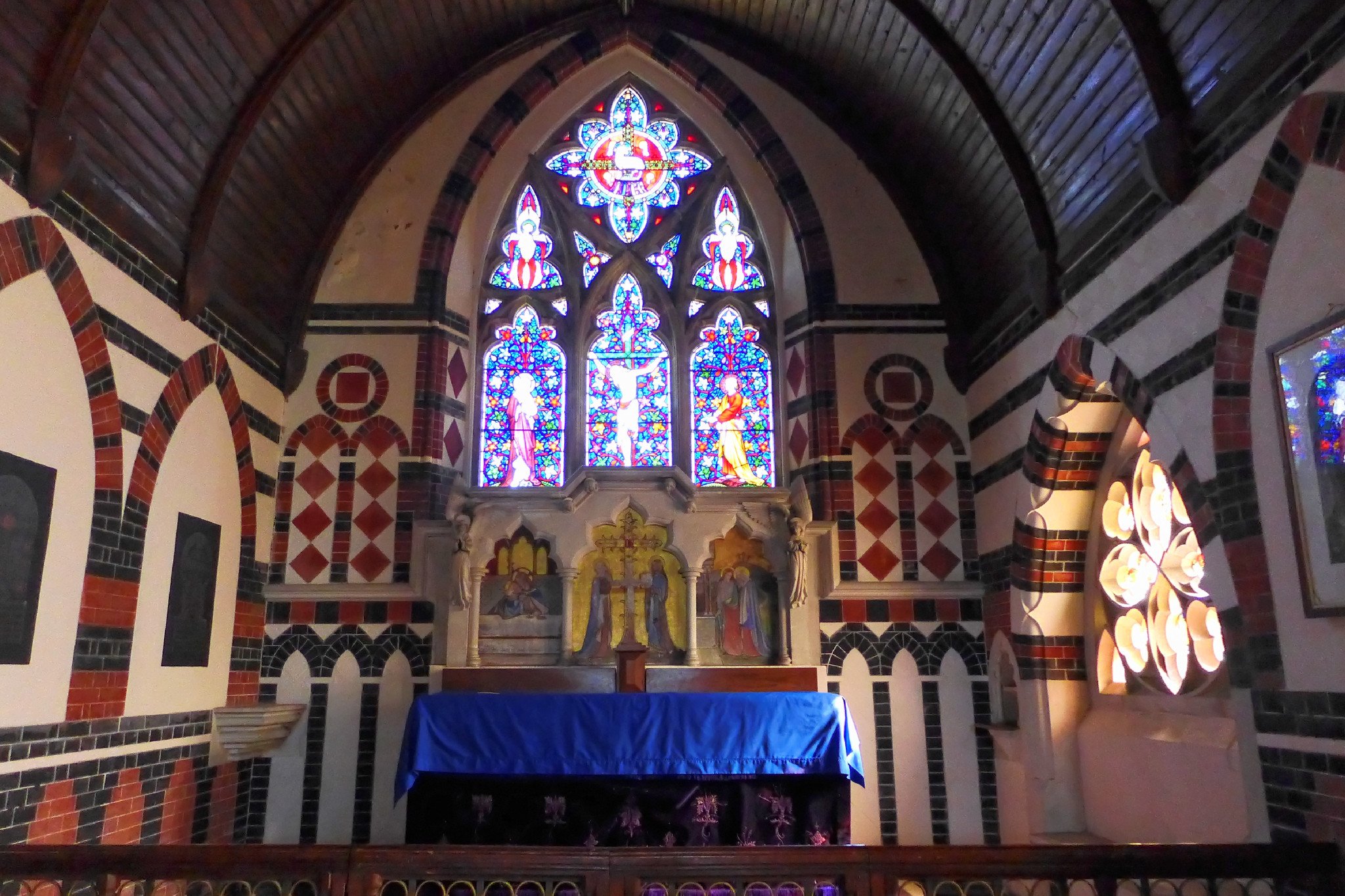 Twinstead - St John the Evangelist - Altar