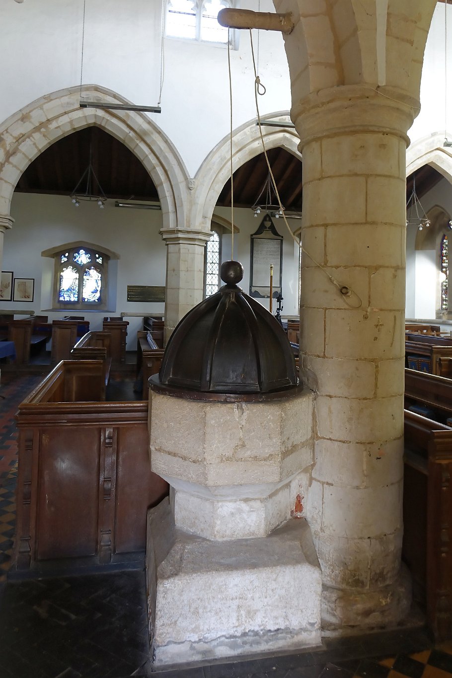 Wendens Ambo - St Mary - Font